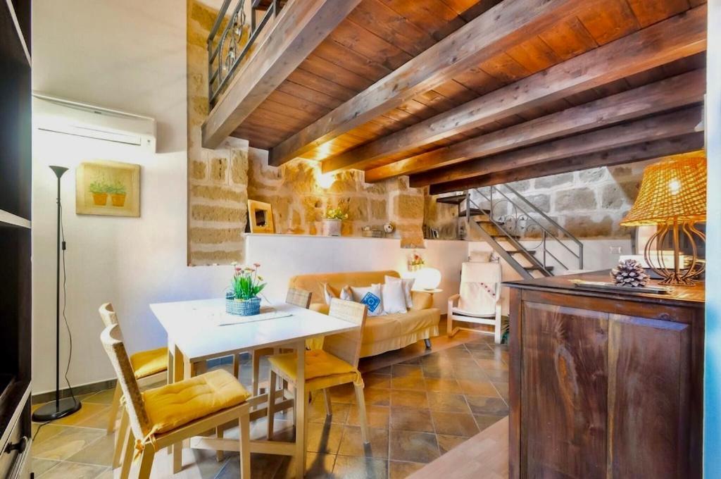 Alghero Old Town Apartment Steps To Sea And Scenic Ramparts Екстериор снимка