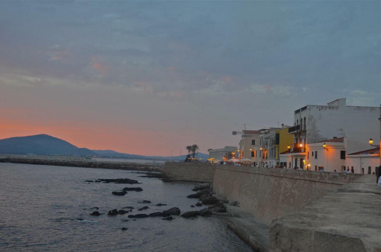 Alghero Old Town Apartment Steps To Sea And Scenic Ramparts Екстериор снимка